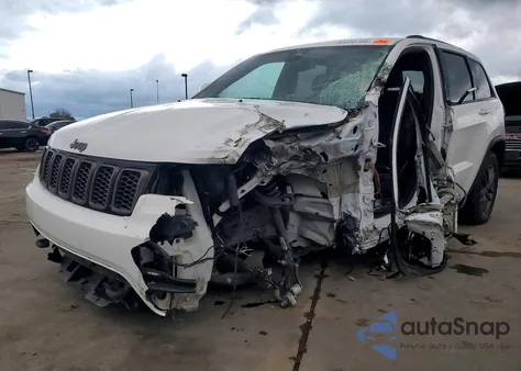 2016 Jeep Grand Cherokee Laredo из США, поврежденный, VIN 1C4RJEAG0GC351867